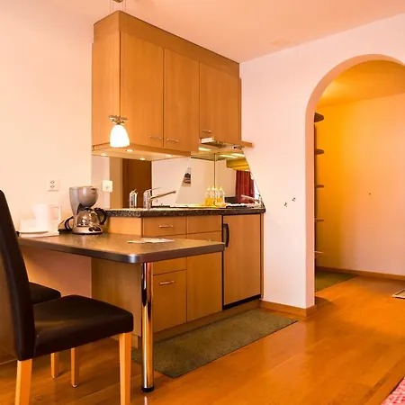 Mom - Alpine Boutique Apartments, Chalet Fagus, Terrace Studio Apartment *