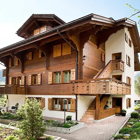 Mom - Alpine Boutique Apartments, Chalet Fagus, Terrace Studio Apartment Grindelwald